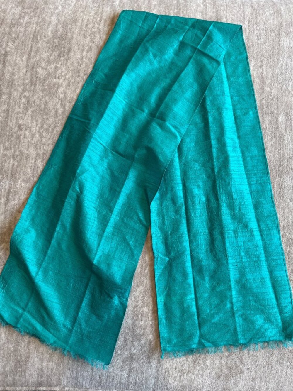 Vintage Liz Claiborne Vibrant Turquoise Rectangle 100% Silk Scarf Spring Summer